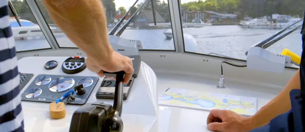 Skippertraining auf einer Motoryacht